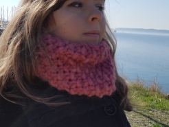 downtown-snood-we-are-knitters-wool-rose-pink-morue-2